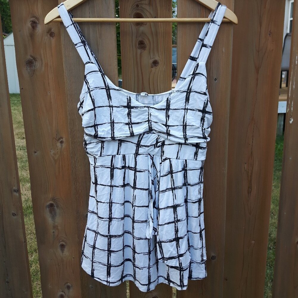 KISMET Handkerchief Tank Top Women's Size Large Black and White Print Checker